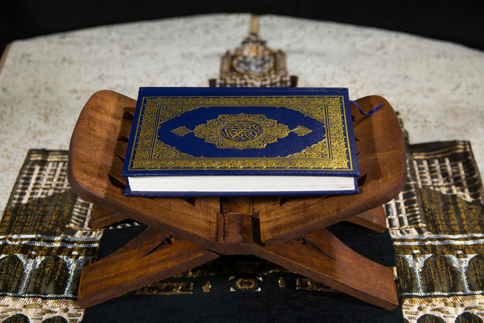 Keutamaan Membaca Surah Al-Mulk